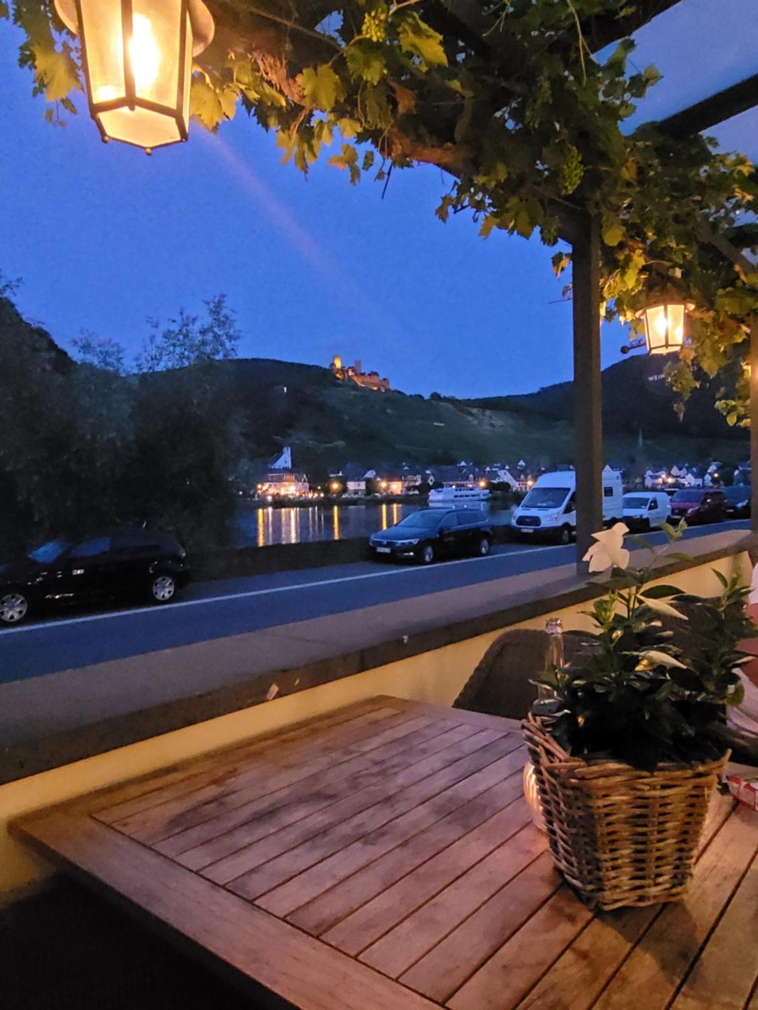 Gaestehaus Burgberg, Weinhaus Fries Kattenes Exterior photo